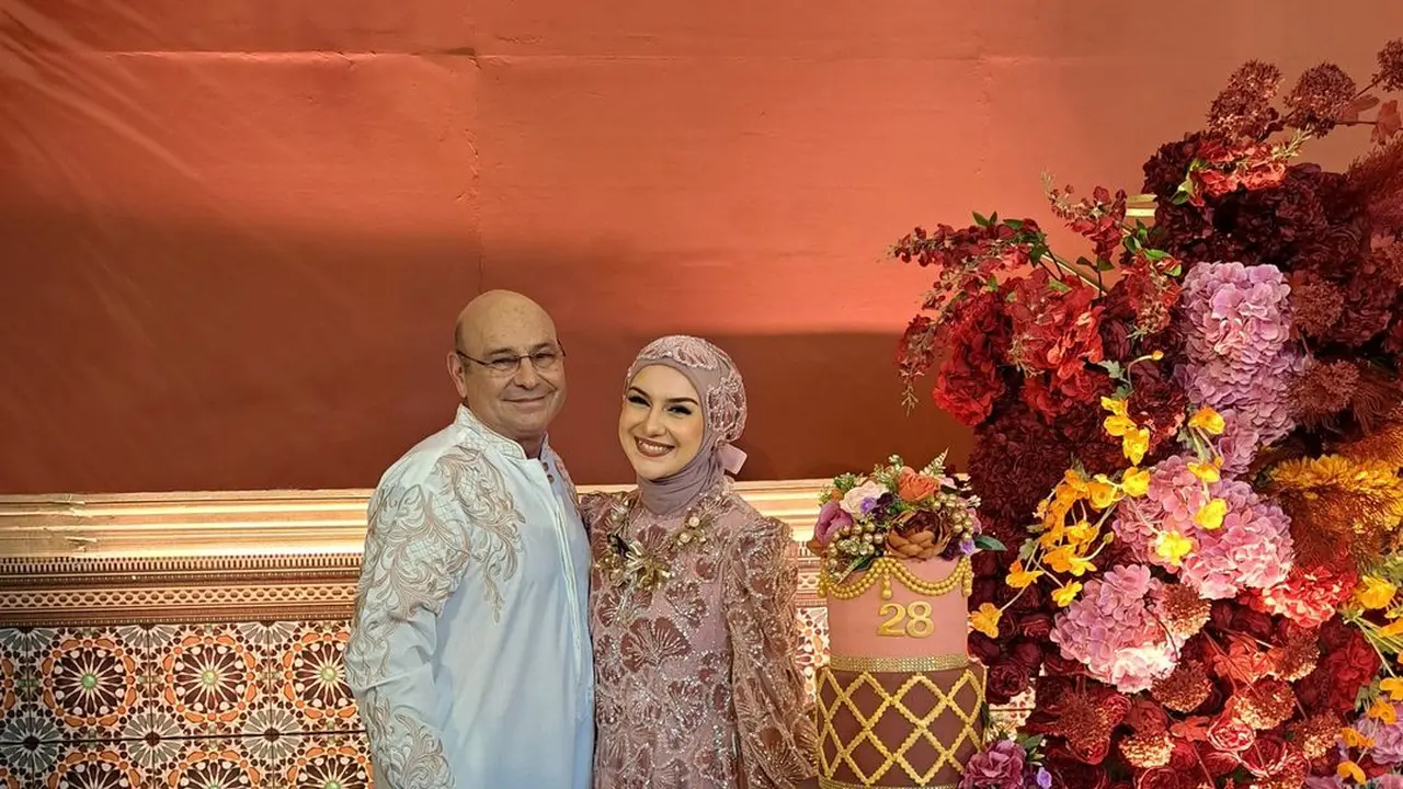Potret Ayah Irish Bella Temani Putri Tercinta Rayakan Ulang Tahun ke-28, Unggah Potret Masa Kecil sang Putri