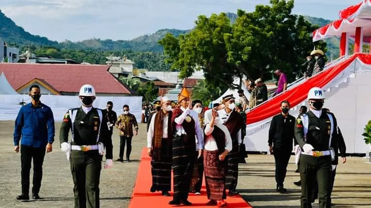 Kenakan Pakaian Adat Ende, Presiden Memimpin Upacara Harla Pancasila