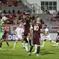 Bek PSM Makassar, Yuran Fernandes, melakukan duel udara di kotak penalti Kuala Lumpur City FC saat kedua tim bertanding pada Piala AFC 2022 di Stadion KLFA, Malaysia, Jumat (24/6/2022) malam WIB. (Dok. PSM Makassar)