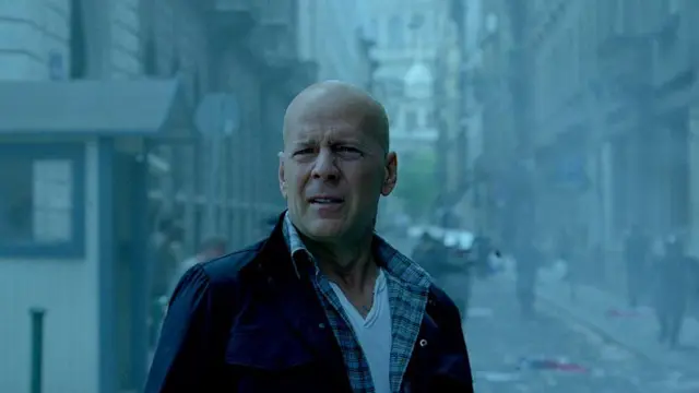 Bruce Willis Jadi Penjahat Dingin di Trailer The Prince