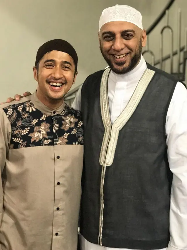 Punya Hubungan Dekat, Ini 7 Poret Kenangan Irfan Hakim dan Syekh Ali Jaber