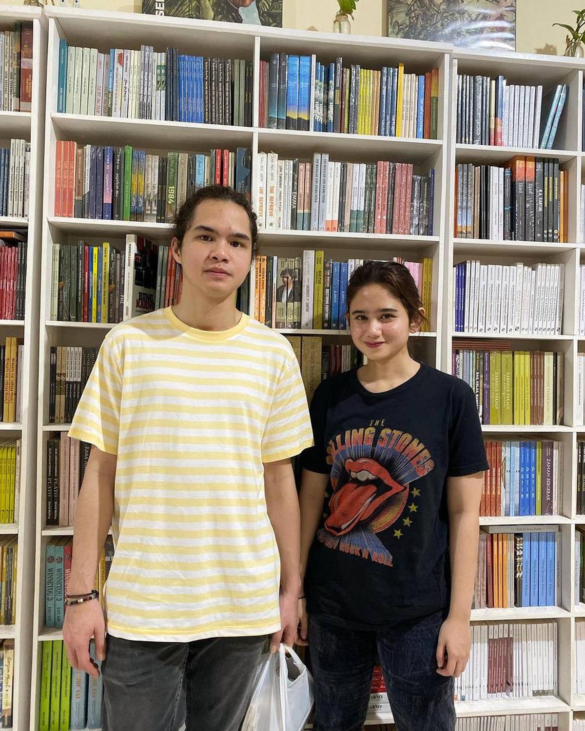 Mampi Ke Toko Buku dan Cafe