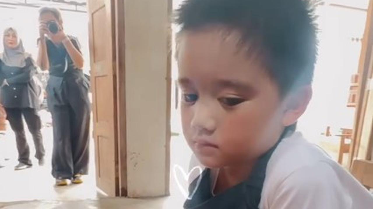 Gemasnya Athar Anak Citra Kirana Bikin Kerajinan Tanah Liat, Niatnya Mangkok Malah Jadi Kura-Kura