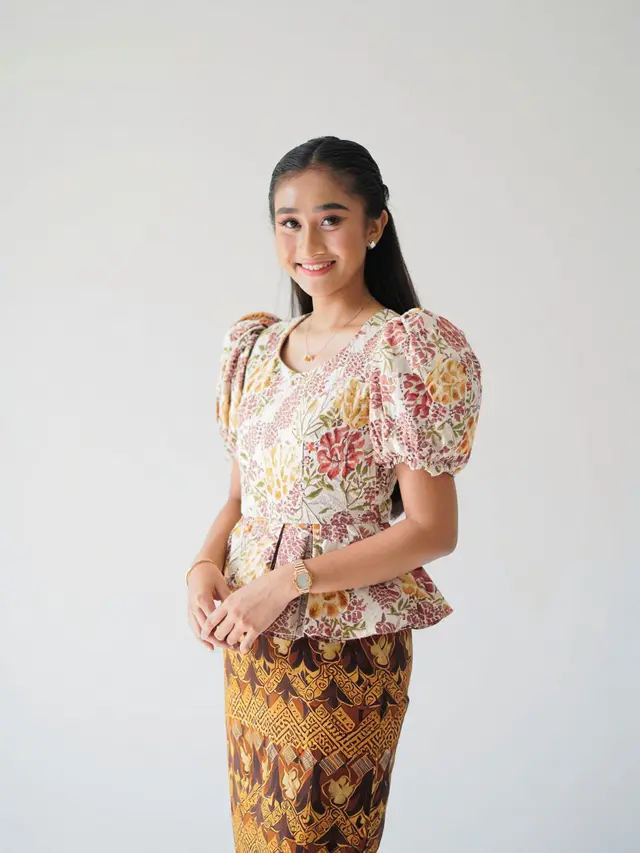 Batik Kombinasi Brokat Lengan Puff Kekinian