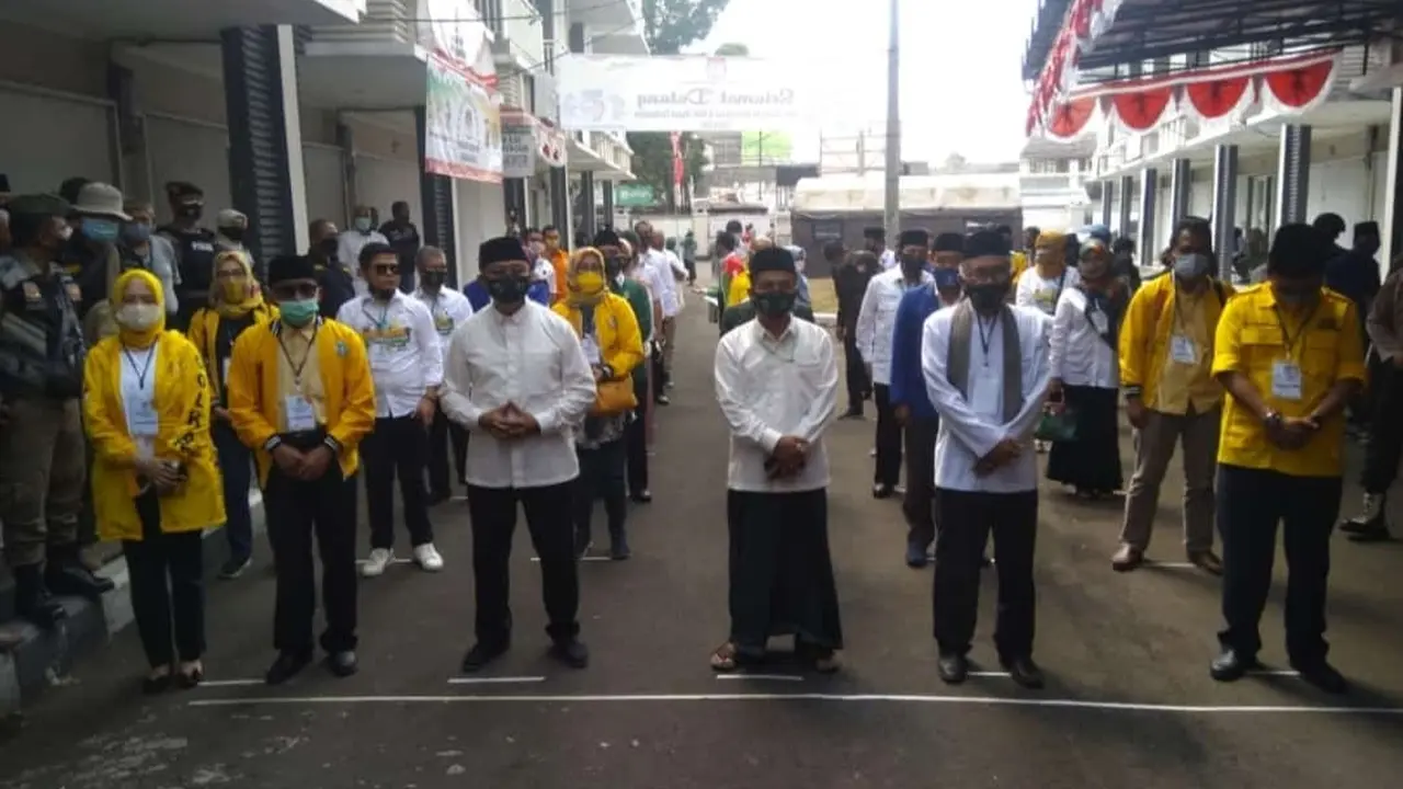 Salah satu bakal calon peserta Pilkada Tasikmalaya Iwan Saputra-Iip Miftahul Paos (Wani) yang diusung Partai Golkar, PKB, PKS, PAN dan Nasdem, tengah melakukan persiapan penyerahan berkas persyaratan Pilkada Tasikmalaya 2020.