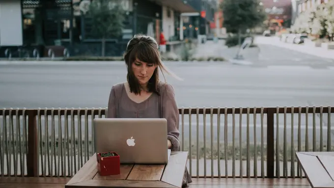 Contoh ilustrasi melakukan pekerjaan