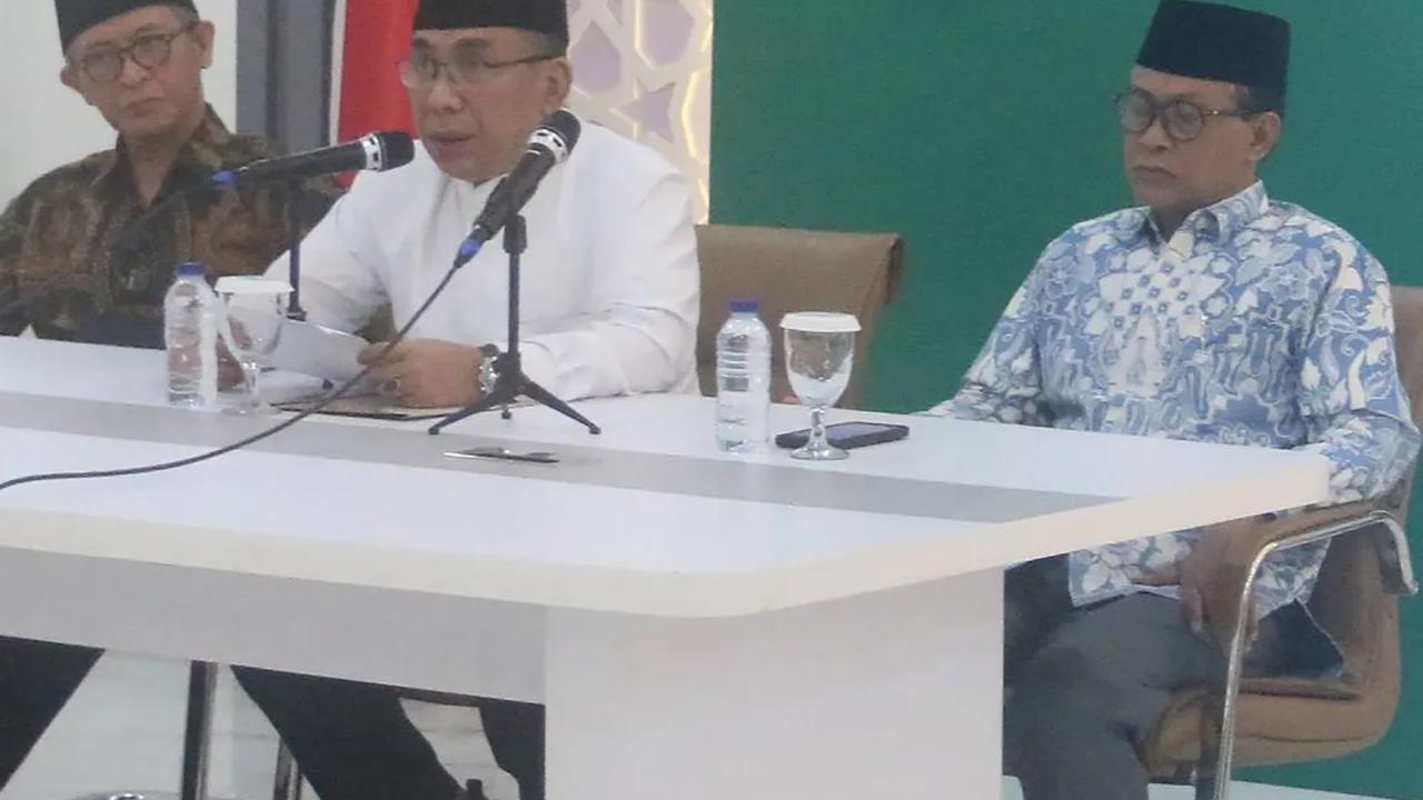 PBNU juga menyerukan kepada umat muslim di Indonesia untuk dilaksanakan Salat Ghaib untuk Gaza.