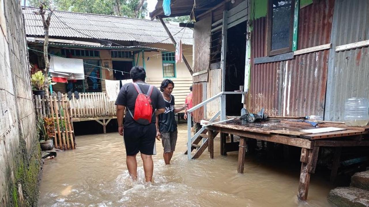 Banjir Jakarta Rendam 39 RT dan 3 Ruas Jalan, Ketinggian Air Capai 3,5 Meter