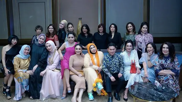 Potret Keseruan Yuni Shara Saat Arisan Bareng Geng Kepompong (sumber: isntagram/yunishara36)