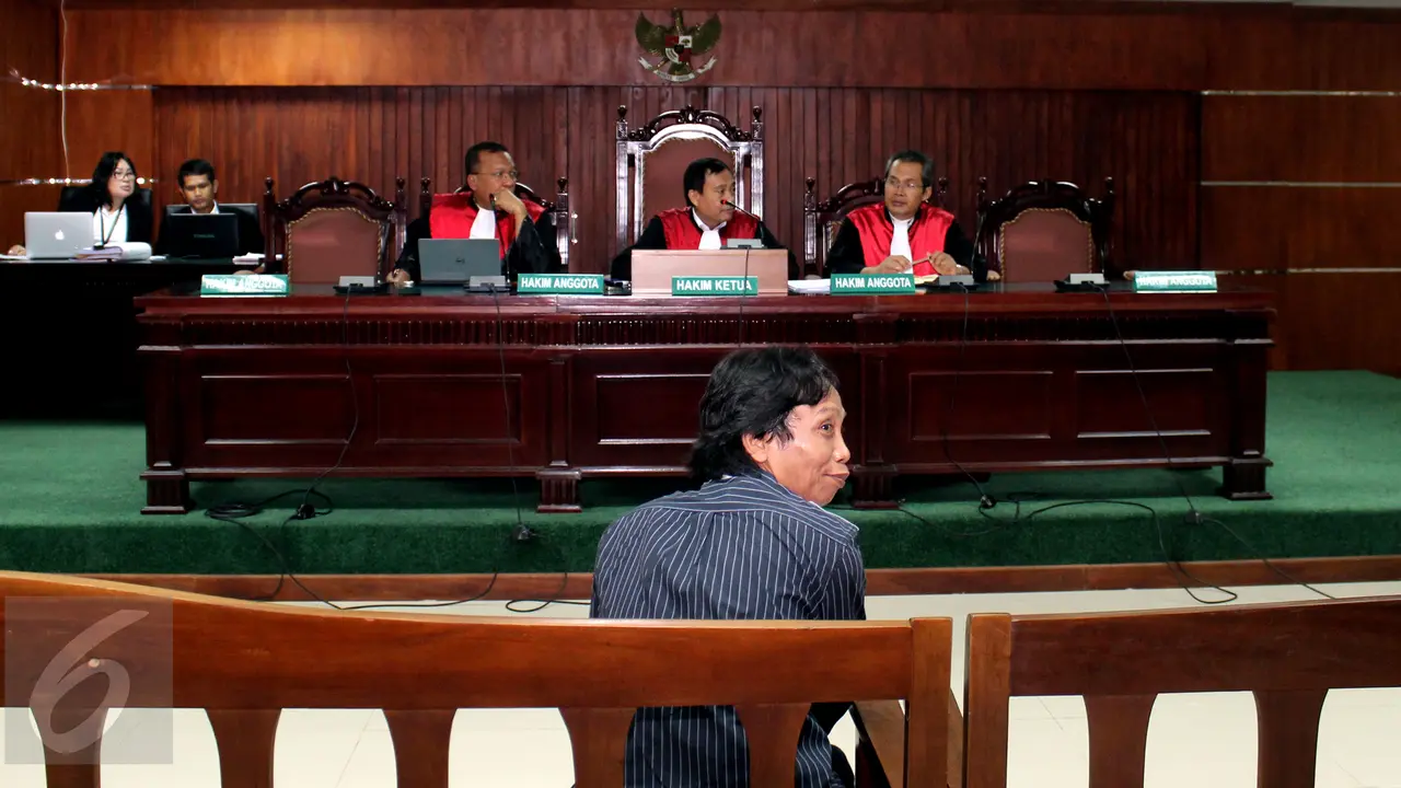 20150820-Jalani Sidang Perdana, Komedian Mandra Pasrah-Jakarta