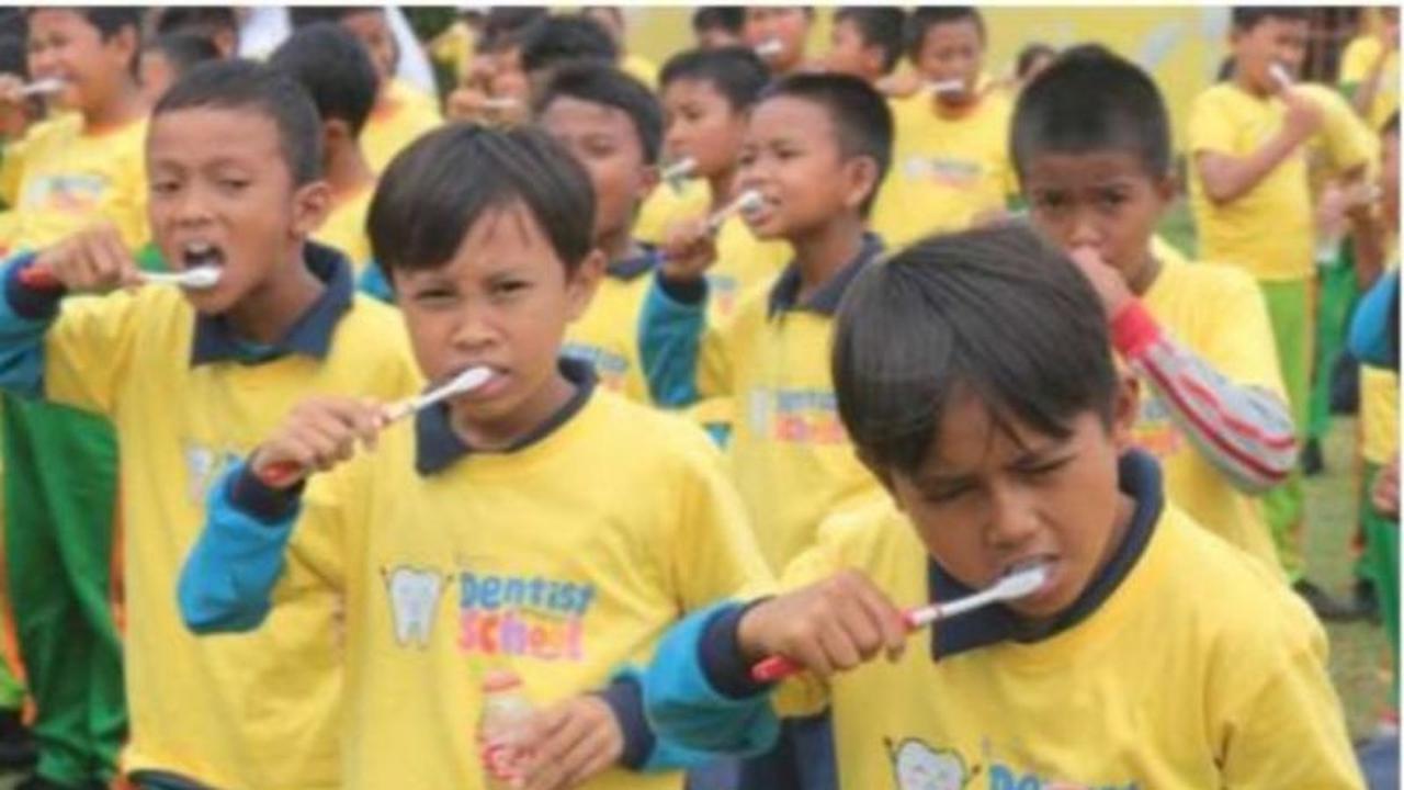 Tahukah Anda 52,67% Anak SD Alami Karies Gigi? Bangka Tengah Gencarkan Edukasi Kesehatan Gigi Lewat Sikat Gigi Massal
