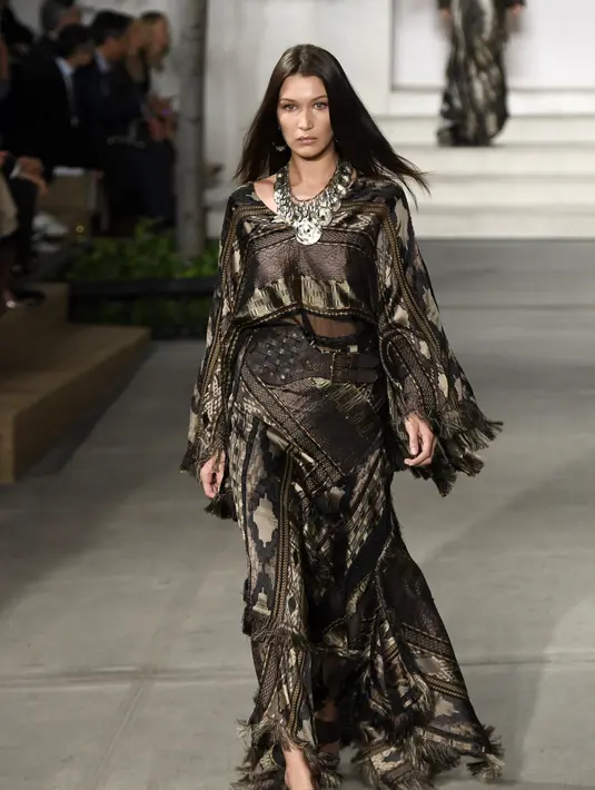 Mengingat jadwal aktivitas Bella yang super padat, ia merasa sangat sulit untuk memulihkan kesehatannya. Saat terserang penyakit ini, Bella memaksakan dirinya untuk beristirahat selama 3 hari. (AFP/Bintang.com)