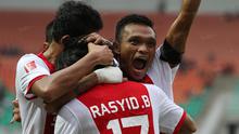 Rasyid Bakri saat mencetak gol ke gawang PS TNI  pada laga Torabika Soccer Championship 2016 di Stadion Pakansari, Bogor, Minggu (29/5/2016). (Bola.com/NIcklas Hanoatubun)