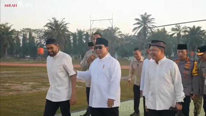Didampingi Gubernur Mualem, Prabowo Salat Idulfitri di Masjid Darussalam Aceh Tamiang