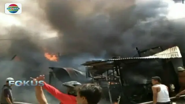 Kebakaran Hanguskan Sejumlah Bangunan di Tanjung Priok