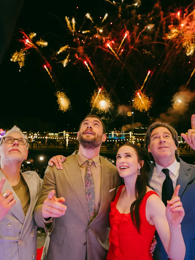 David Corenswet, James Gunn, Peter Safran, dan Rachel Brosnahan di Manila. (dok. Warner Bros)