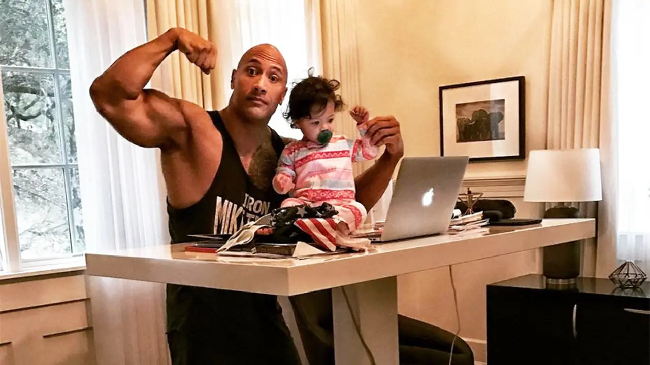 [Bintang] Dwayne Johnson
