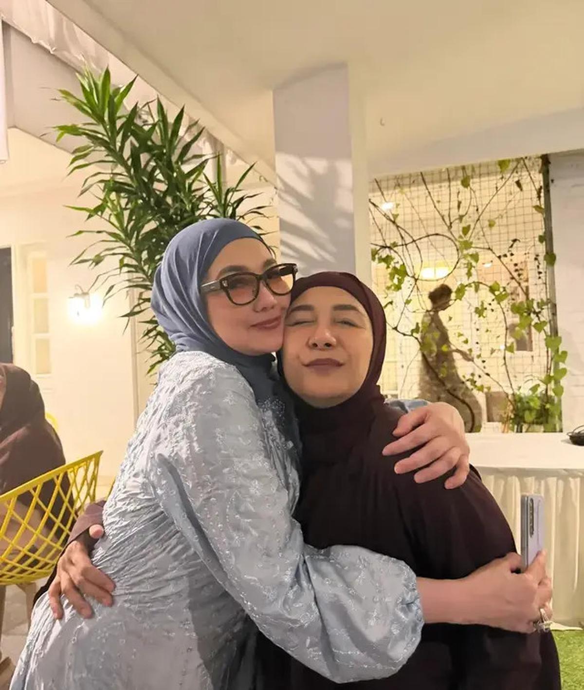 13 Potret Ruang Keluarga di Rumah Reza Artamevia, Jadi Tempat Kumpul saat Lebaran