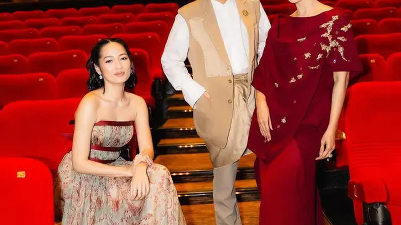 7 Potret Gala Premiere Film 1 Kakak 7 Ponakan, Para Pemain Tampil Elegan
