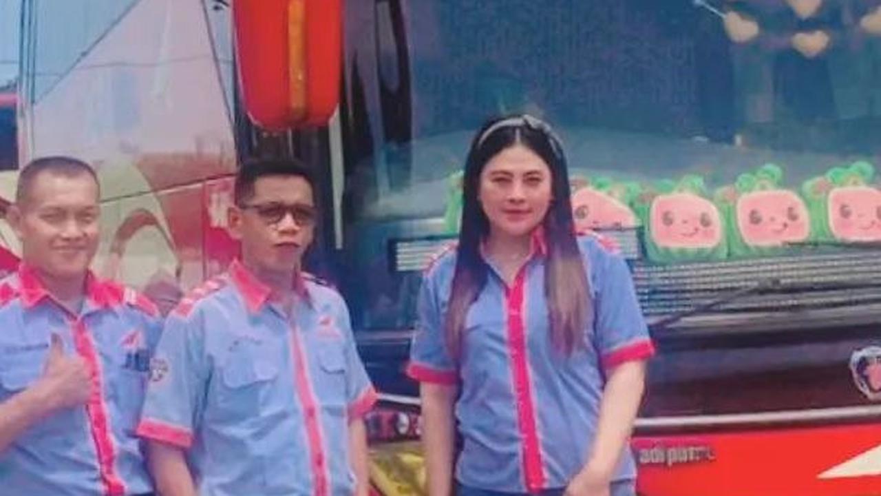 Liena kemudian sempat bekerja menjadi sopir pribadi. Sebelum akhirnya kini bergabung di PO Agra Mas menjadi sopir bus. <br>