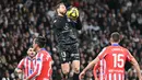 Shots on target juga unggul Real Madrid, yakni 9-1. Namun, dari sembilan shots on target itu, Real Madrid cuma mampu mencetak satu gol. Semua dimentahkan oleh Oblak. (AFP/Javier Soriano)