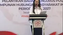 Raline Shah mewakili Kemkomdigi memberi sambutan untuk Pelantikan Badan Pengurus Pusat Perhumas periode 2024-2027. (sumber: Instagram/ralineshah)