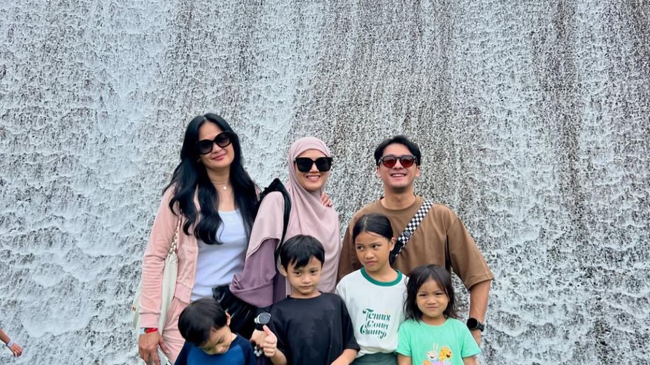 Sering Dititipi Cucu, Donna Harun Justru Merasa Bersyukur dan Dilibatkan