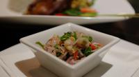 Sambal Matah sebagai pelengkap sajian Crispy Duck ala The Sintesa Jimbaran (Liputan6.com/Iskandar)