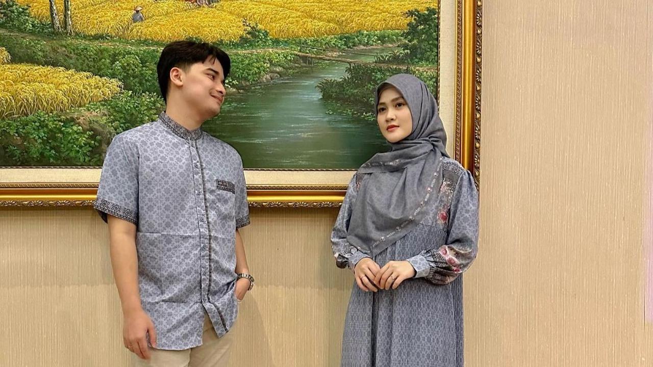 Ada juga yang salfok dengan penampilan Henny Rahman. Potret istri Alvin Faiz tersebut ramai disebut begitu cantik.<br>