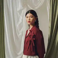 MASSHIRO&Co. berkolaborasi dengan PEGGY HARTANTO untuk menghadirkan koleksi Festive 2024 “MARIONETTE”. [Dok/Masari Shop].