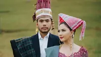 Potret Jessica Mila Pakai Baju Adat Jelang Pernikahan (Sumber: Instagram/jscmila)