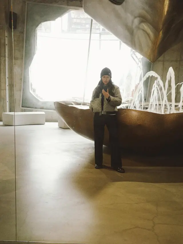 Dari Bomber Jacket hingga Fur Bucket Hat, Inspirasi Winter Look Raisa Saat Liburan Akhir Tahun di Korea Selatan