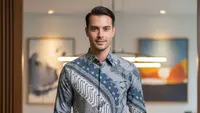 7 Ide Outfit Cowok Saat Halal Bi Halal di Kantor, Inspirasi Tampil Stylish dan Profesional