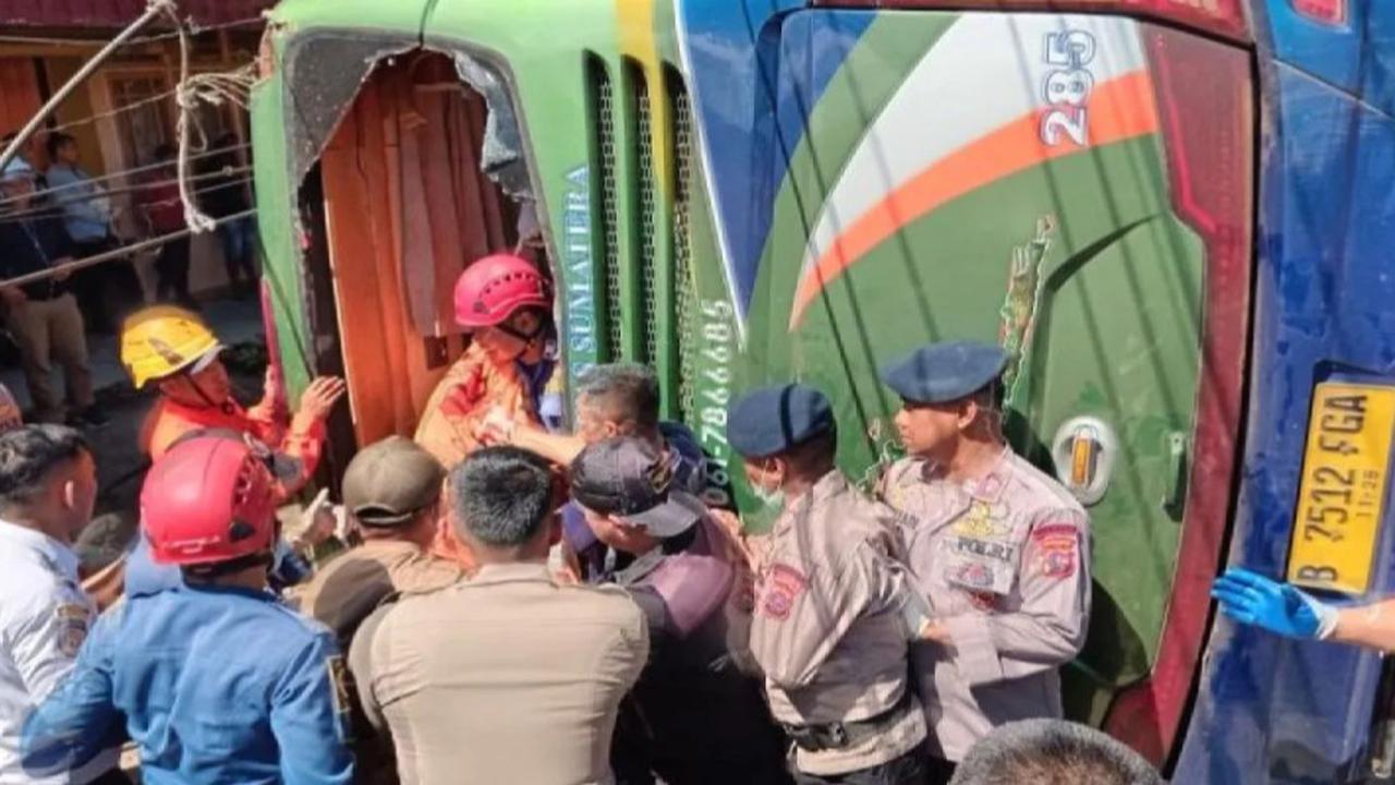 Kronologi Kecelakaan Maut Bus ALS di Padang Panjang Diduga karena Rem Blong, Belasan Orang Dikabarkan Tewas