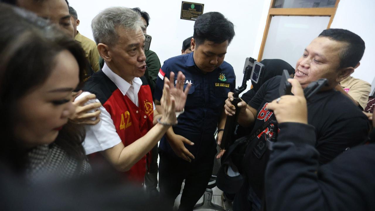 FOTO: Fariz RM Divonis 10 Bulan Penjara dan Denda Rp800 Juta dalam Kasus Narkoba