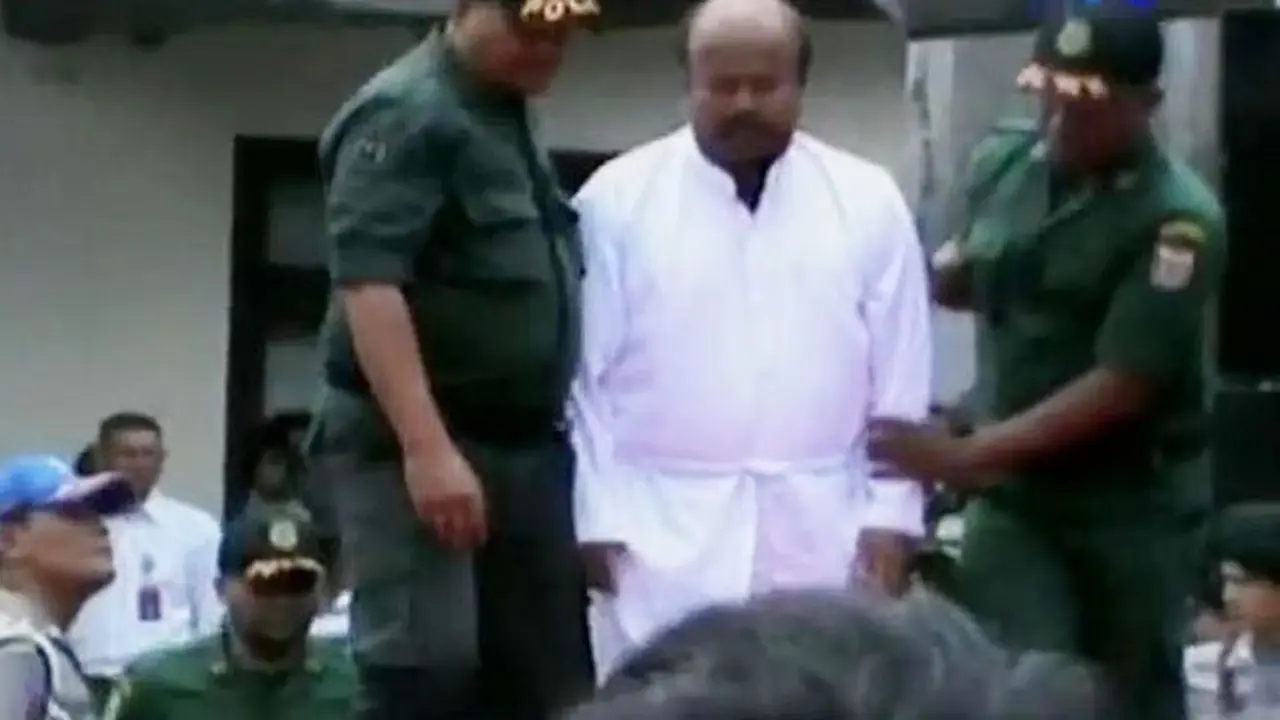 VIDEO: Qanun Jinayat di Aceh, Pemabuk Dicambuk 40 Kali
