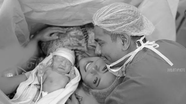 7 Potret Bahagia Fitri Tropica Lahiran Ditemani Suami, Usai 5 Tahun Penantian