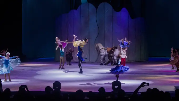 Aksi Mendebarkan Rapunzel Meriahkan Pertunjukkan Disney On Ice