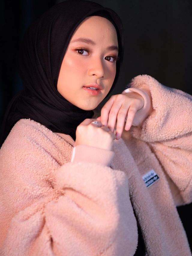 Potret Transformasi Nissa Sabyan dari Jaman Sekolah Hingga Terkenal. (Sumber: kapanlagi.com dan Instagram/nissa_sabyan)