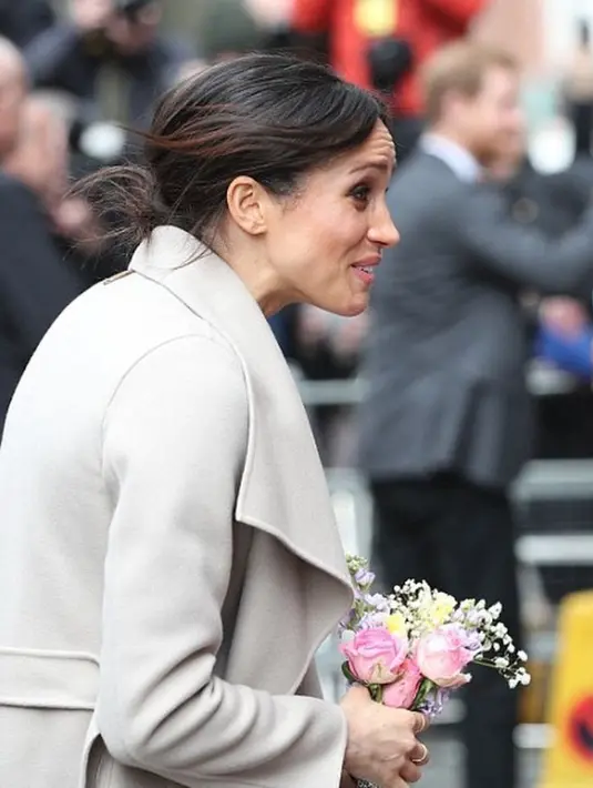 "Sayangnya, ayahku takkan menghadiri pernikahan kami. Aku selalu menyayangi ayahku dan berharap bisa memberikan waktu agar ia fokus pada kesehatannya," ujar Meghan. (instagram/meghanmarkle__)