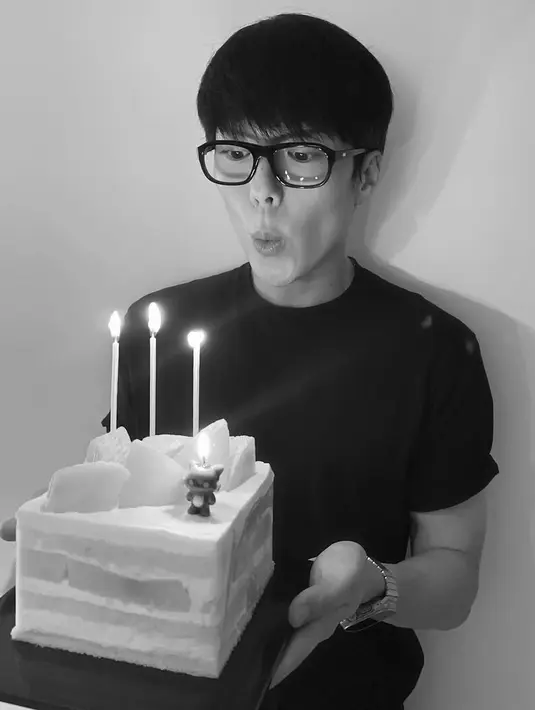 <p>Perayaan ulang tahun Jang Ki Yong ke-32. [Foto: Instagram/juanxkui]</p>