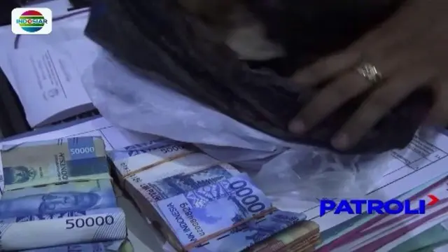 Seorang pengemis di Jember, Jawa Timur, terjaring razia jelang Ramadan. Saat didata, dirinya ternyata diketahui memiliki uang pecahan senilai lebih dari Rp 15 juta.