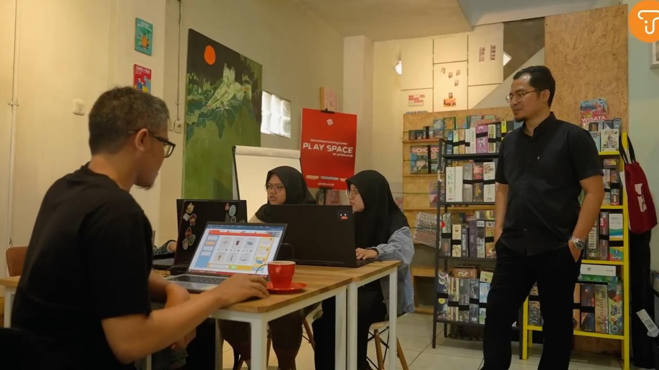Kisah Dosen UB Lulusan S3, Dulu Tak Sanggup Beli Sepatu dan Pernah Bersihkan Toilet Demi Mencukupi Kebutuhan Hidup Keluarga