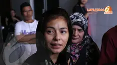 Ibunda Meisya Siregar yang bernama Masitah Lubis meninggal dunia di RS Cikini, Jakarta Pusat, Selasa (22/4/2014) (Liputan6.com/Johan Tallo).