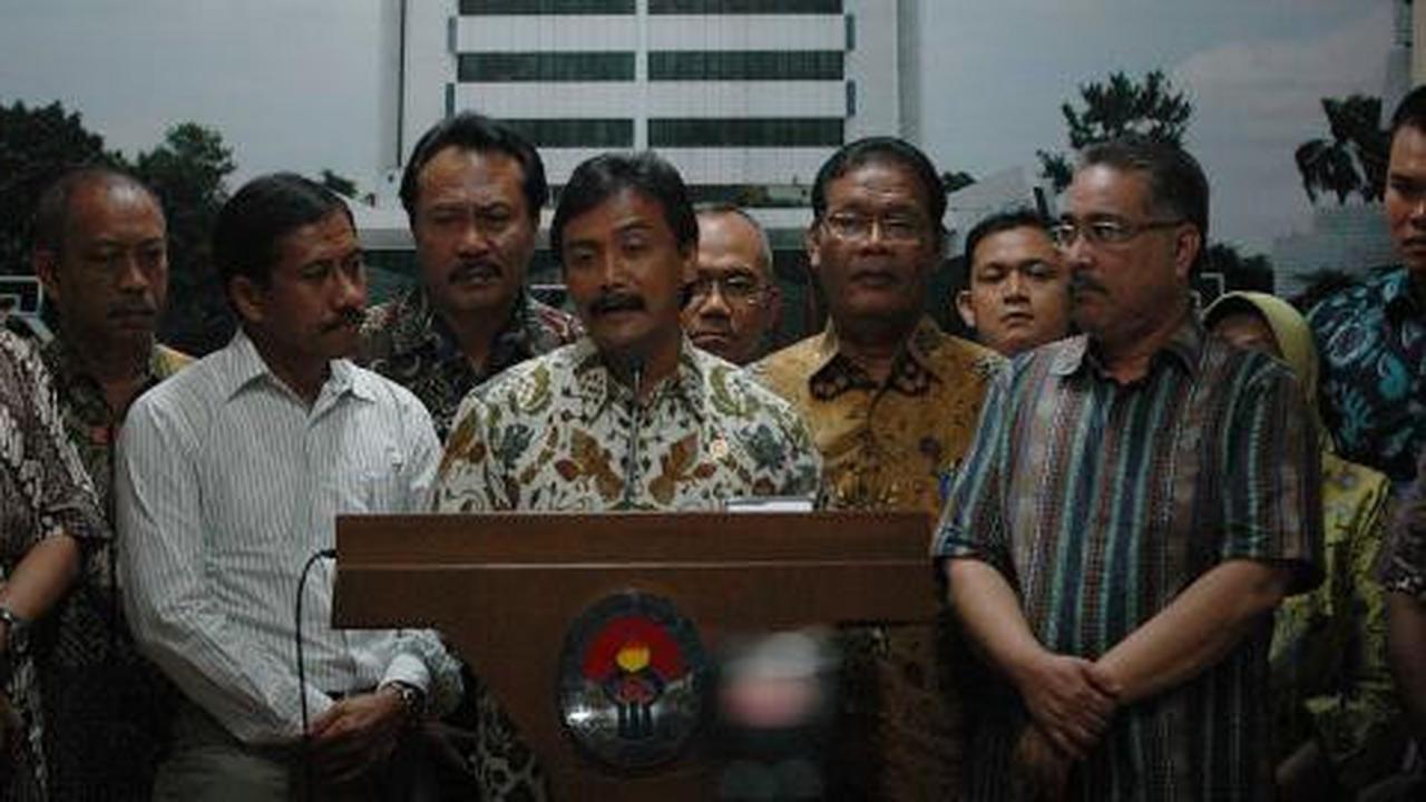 Posisi Andi Mallarangeng 'disikat' Roy Suryo dan Jero Wacik