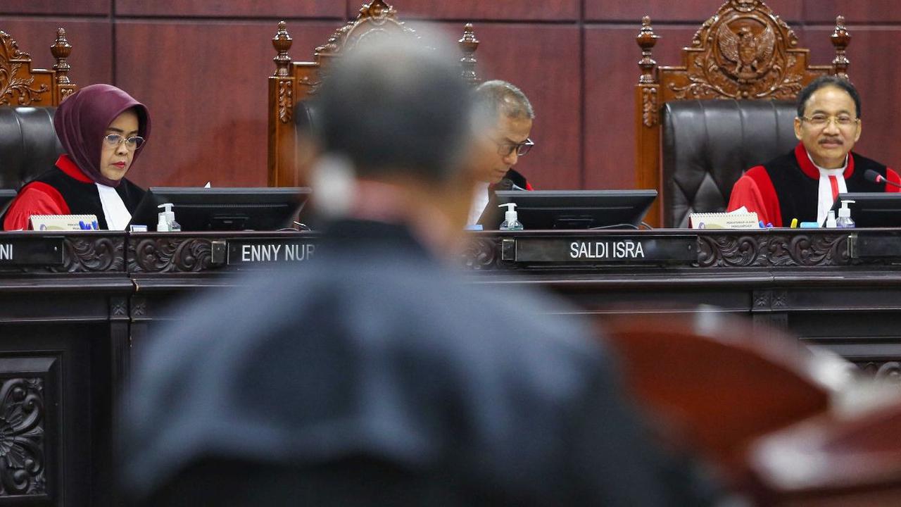 VIDEO: Ketua MK Skak Balik Tim Hukum Anies Soal Nama Saksi Bocor "Kecuali Anda yang Bocorkan!"