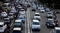 Pemprov DKI pada Maret mendatang berencana meningkatkan persentase pajak kendaraan bermotor (PKB) secara progresif dengan kenaikan mencapai 150 persen sebagai upaya menekan kepemilikan mobil lebih dari satu, Jakarta, Rabu (14/1/2015). (Liputan6.com/Faizal