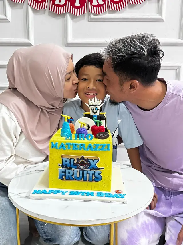 Tampil Kompak, Ini 7 Potret Okie Agustina dan Gunawan Dwi Cahyo Rayakan Ultah Anak