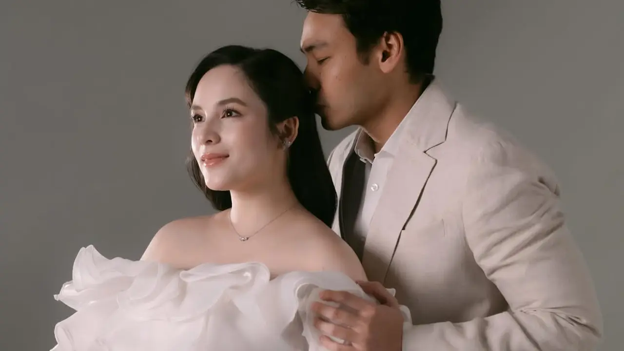 Jelang Melahirkan, Chelsea Islan Pancarkan Pregnancy Glow yang Tuai Pujian di Maternity Glow Terbaru