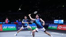 Ganda putra Indonesia Raymond Indra/Nikolaus Joaquin mengalahkam seniornya Fajar Alfian/Muhammad Shohibul Fikri 8-21, 21-14, dan 21-16 dalam perebutan tiket perempat final All England 2026 di Utilita Arena Birmingham, Inggris, Jumat (6/3) dini hari WIB. (foto: PBSI)